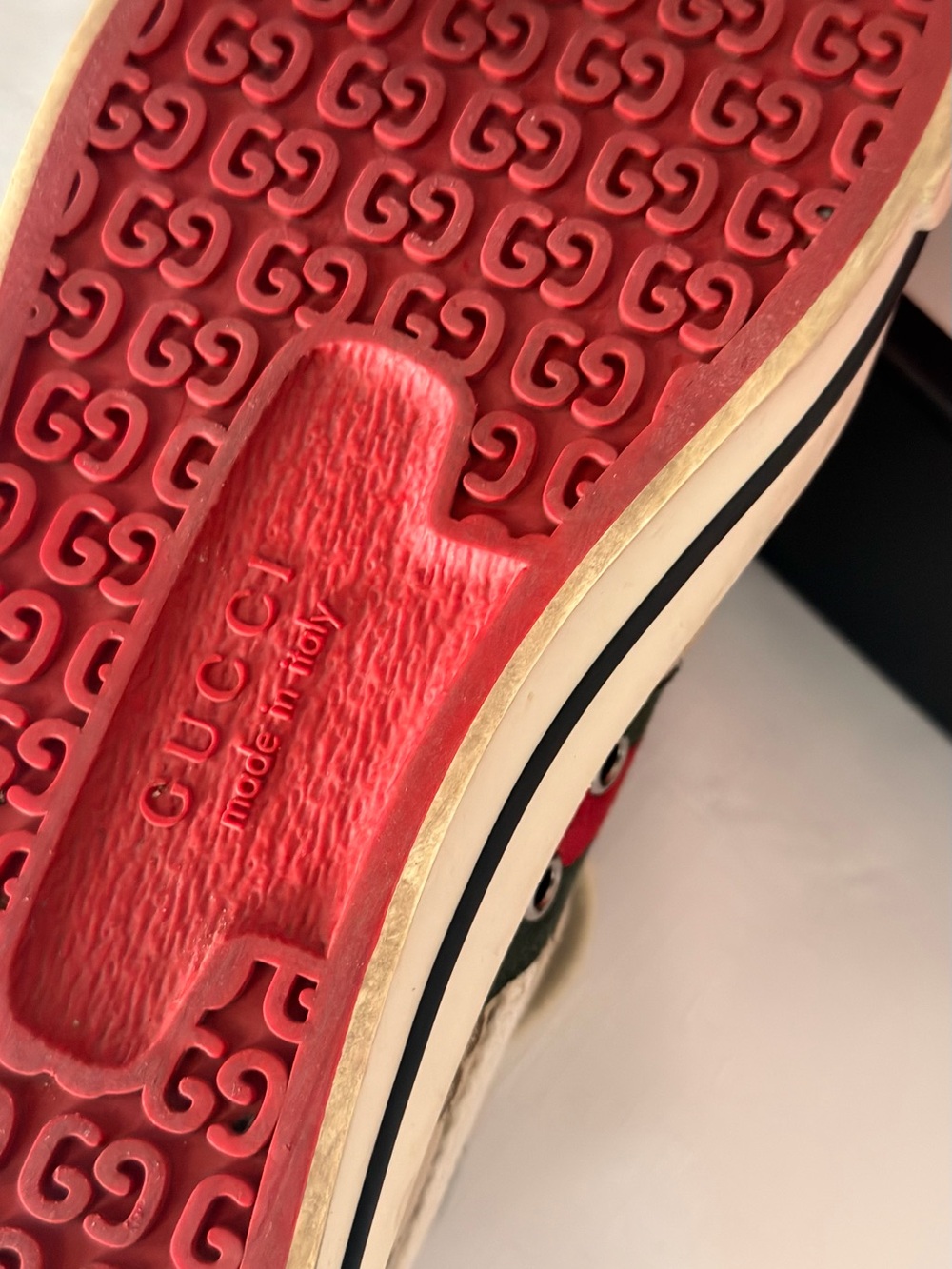 Gucci Tan GG Supreme Low-Top Sneaker with Green-Red - Picture 9 of 9